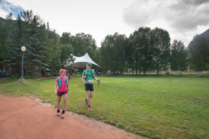 Telling Cassie that this is about to be the slowest 50k of her entire life and she's going to love me anyways, so there! (Photo credit: Silke Koester)